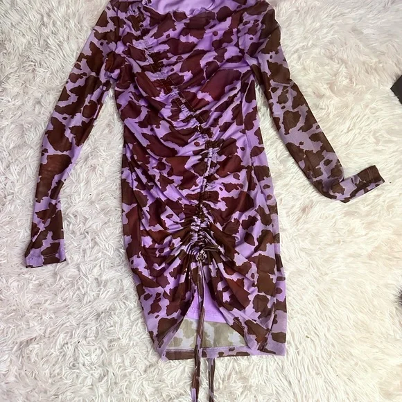 15 dresses (read) - Picture 12 of 16